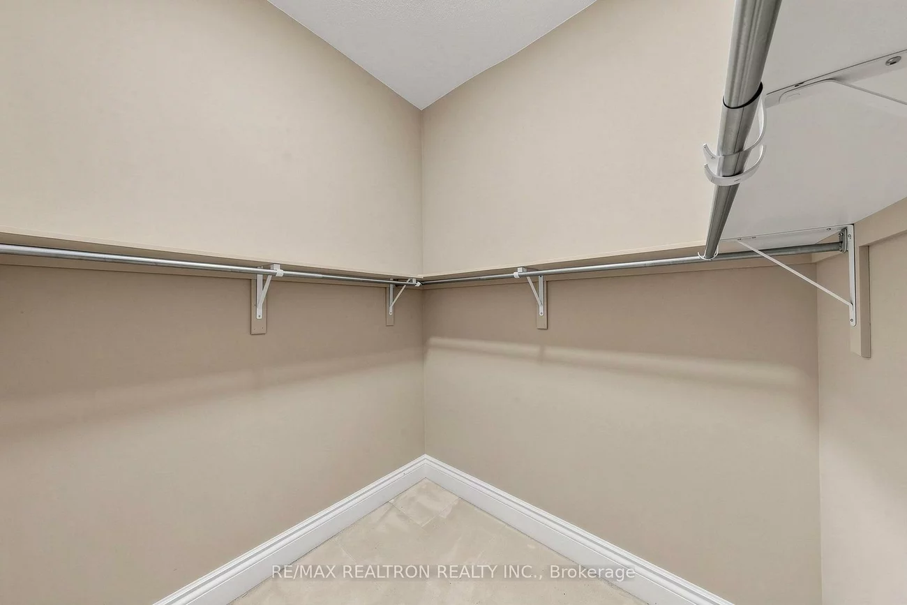 39, Galleria, Commerce Valley, Markham