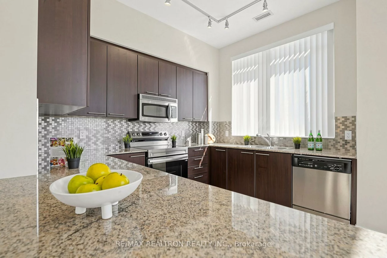 39, Galleria, Commerce Valley, Markham