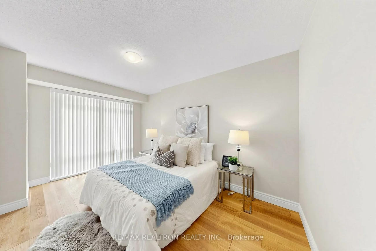 39, Galleria, Commerce Valley, Markham
