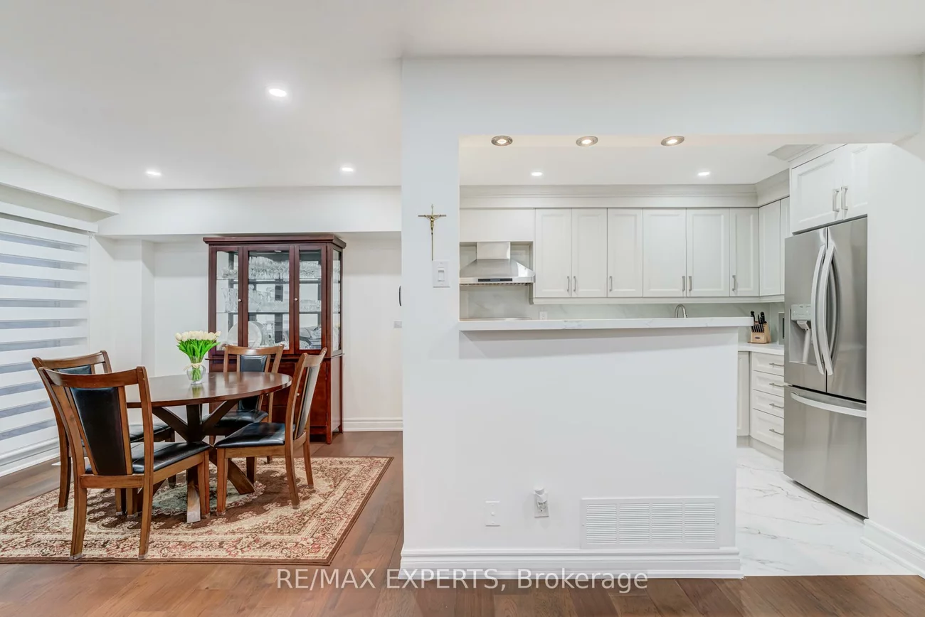 10, Knightsbridge, Markham Village, Markham