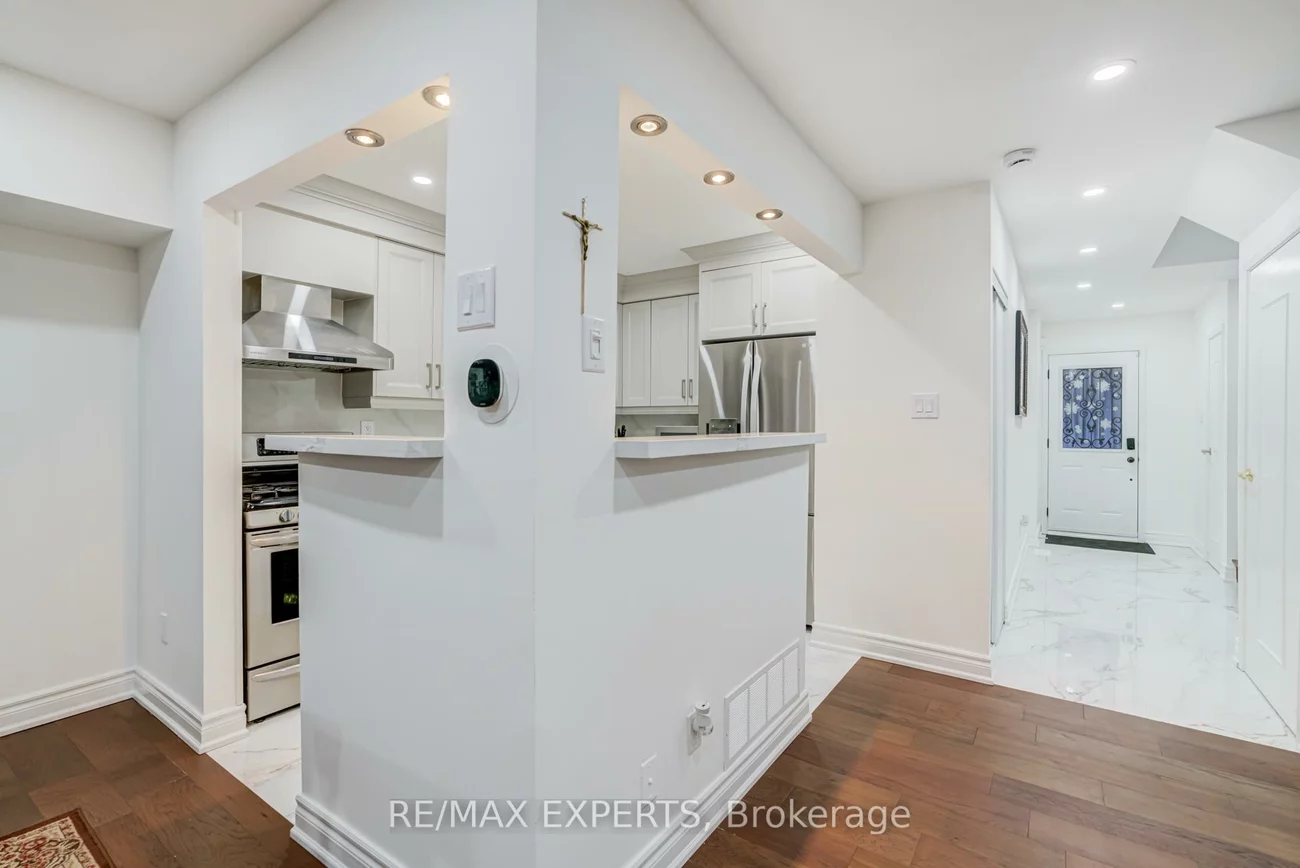 10, Knightsbridge, Markham Village, Markham