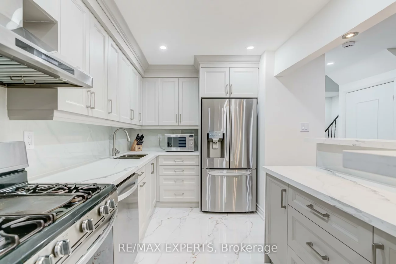 10, Knightsbridge, Markham Village, Markham