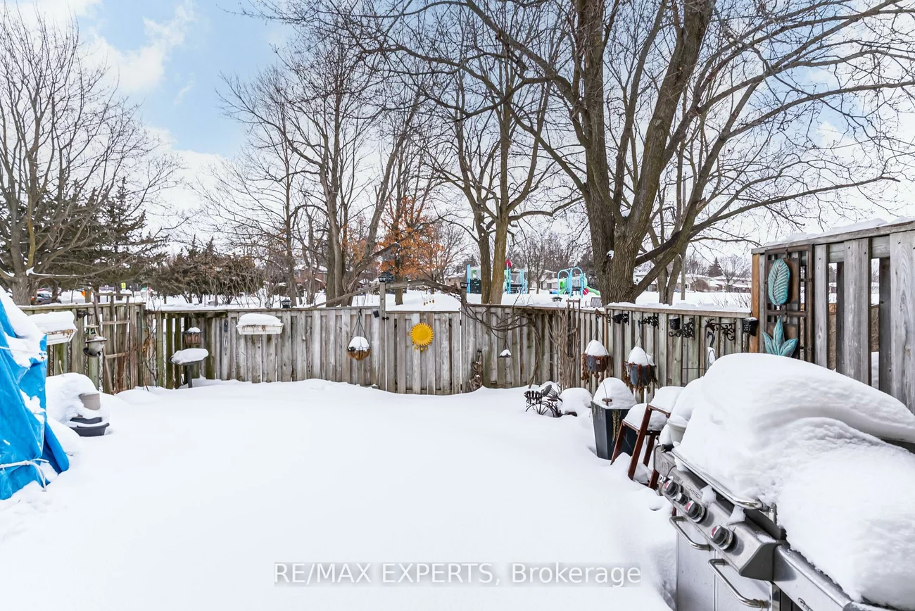 10, Knightsbridge, Markham Village, Markham