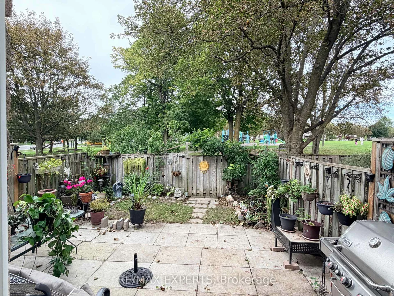 10, Knightsbridge, Markham Village, Markham