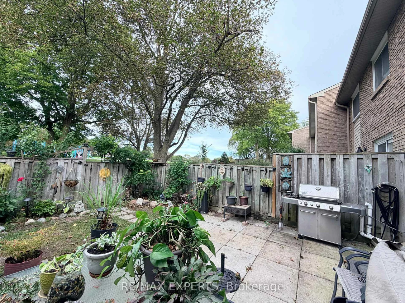 10, Knightsbridge, Markham Village, Markham
