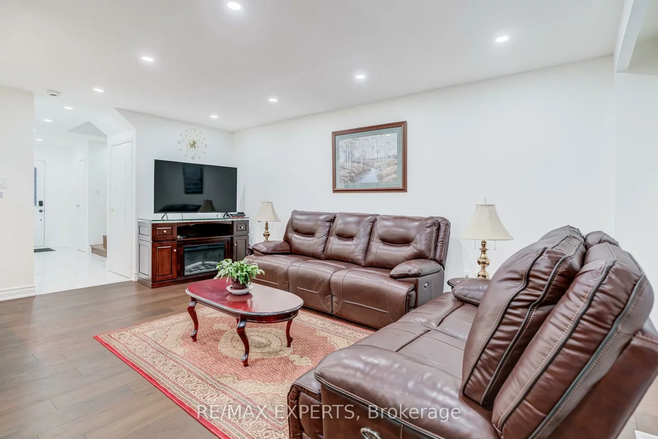 10, Knightsbridge, Markham Village, Markham