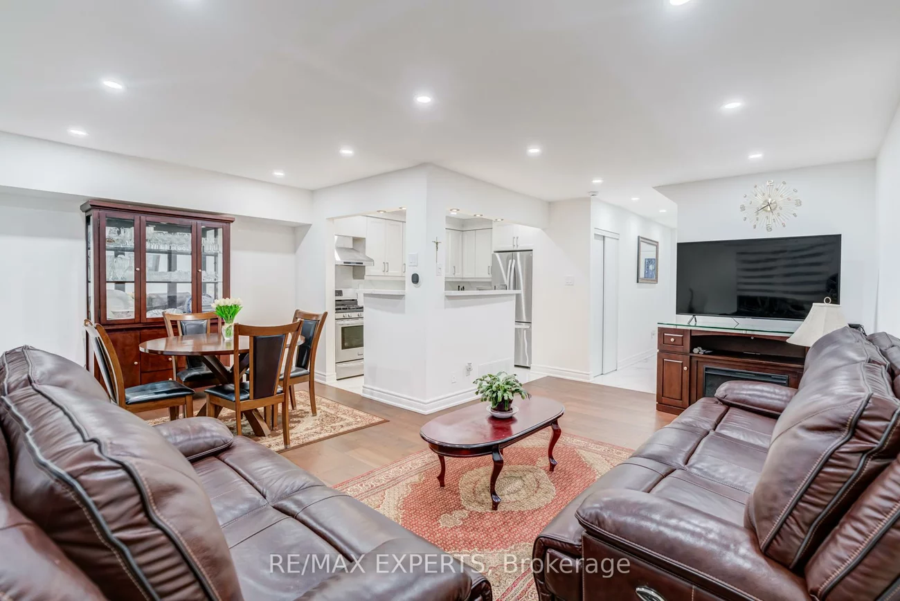 10, Knightsbridge, Markham Village, Markham