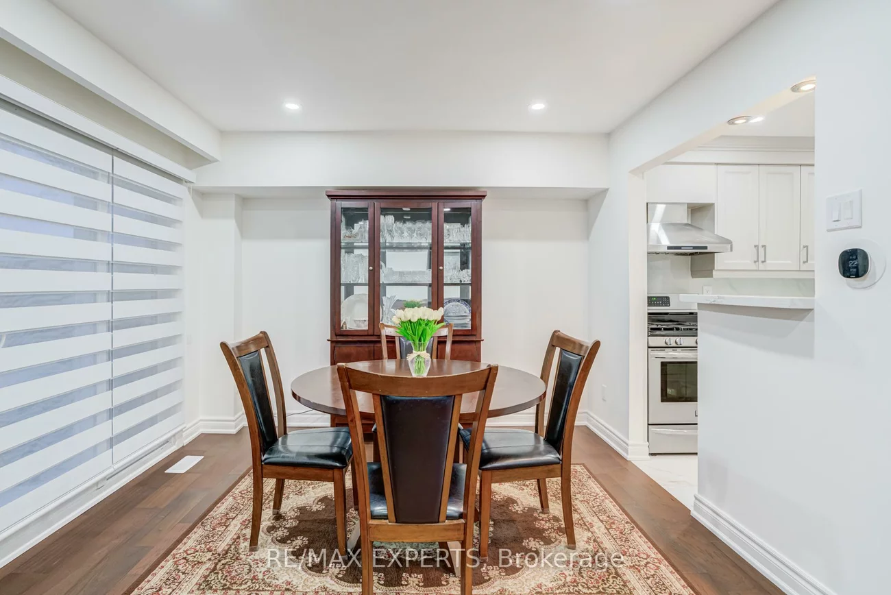 10, Knightsbridge, Markham Village, Markham