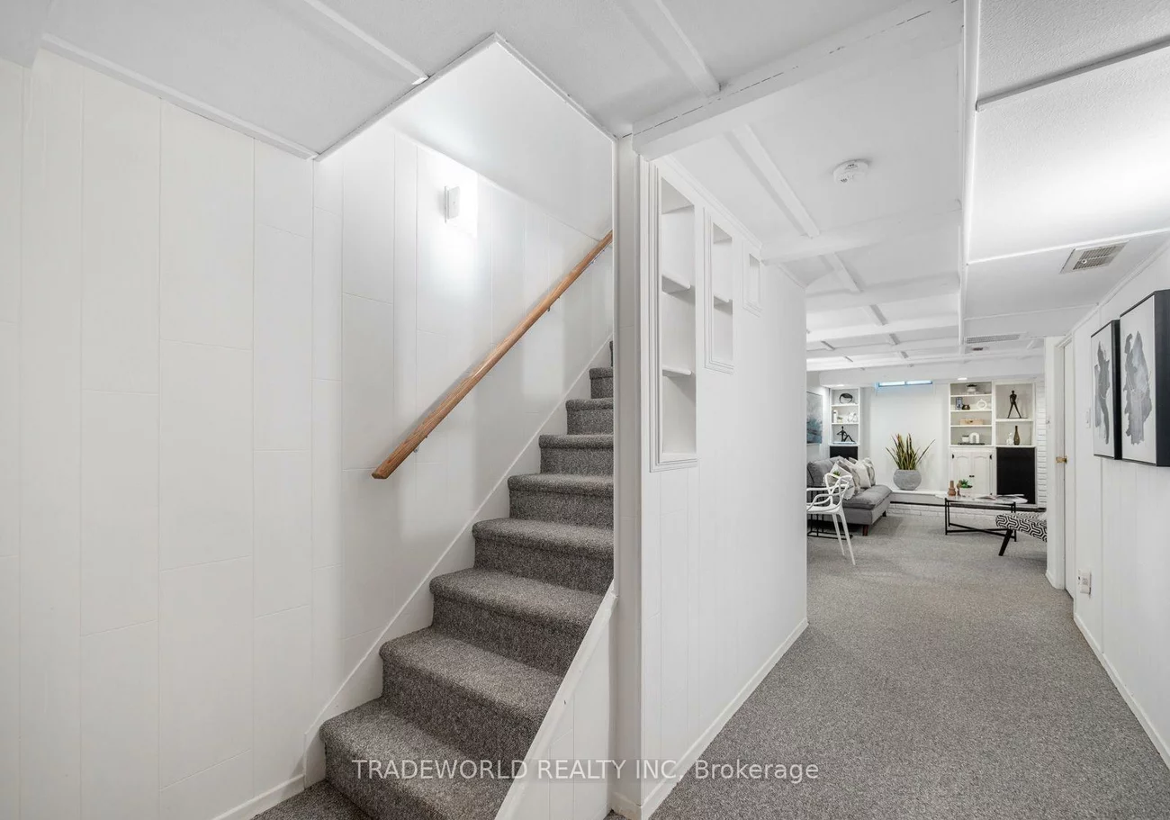 60, Camelot, Markham Village, Markham