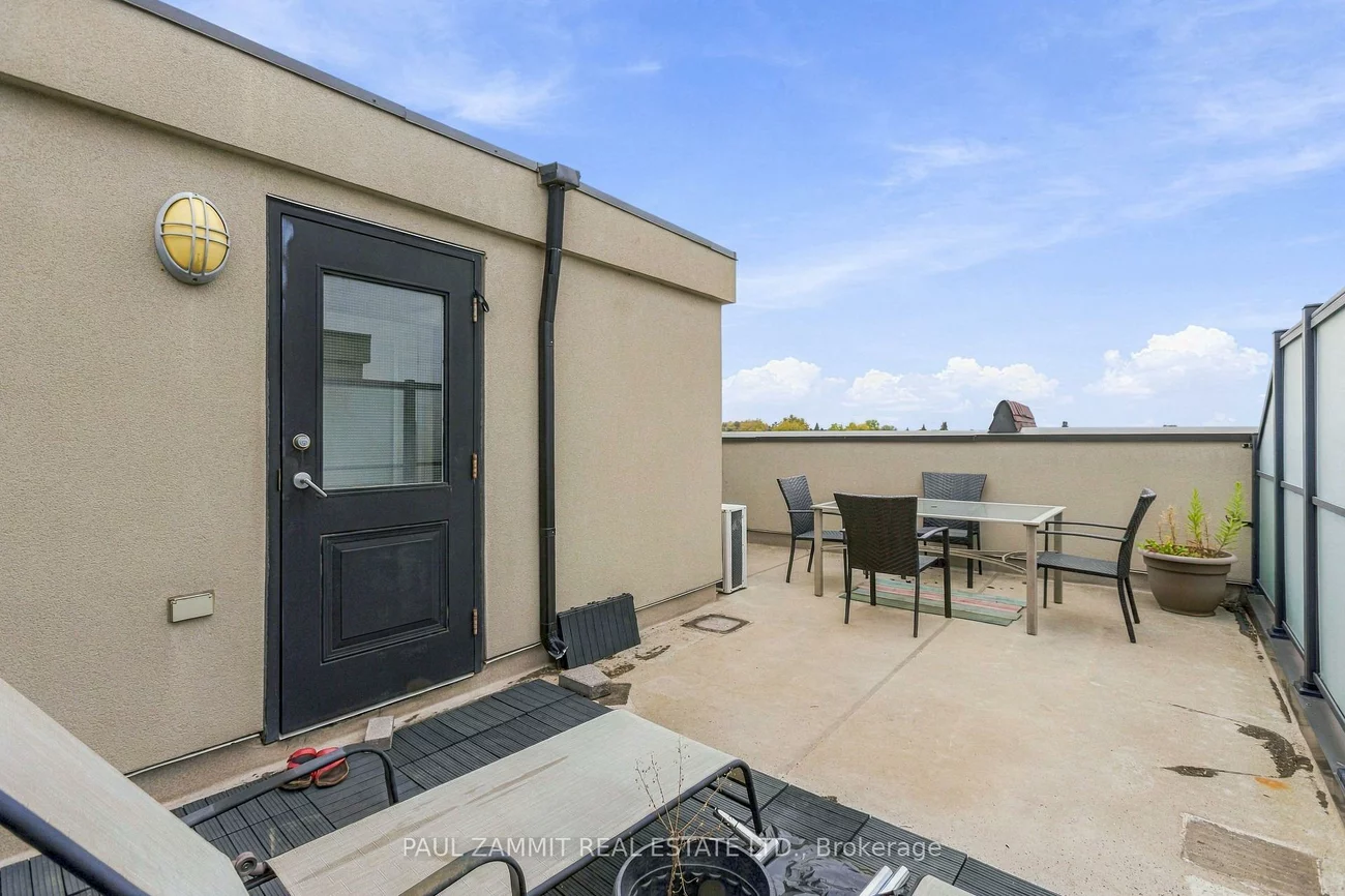 320, John, Aileen-Willowbrook, Markham
