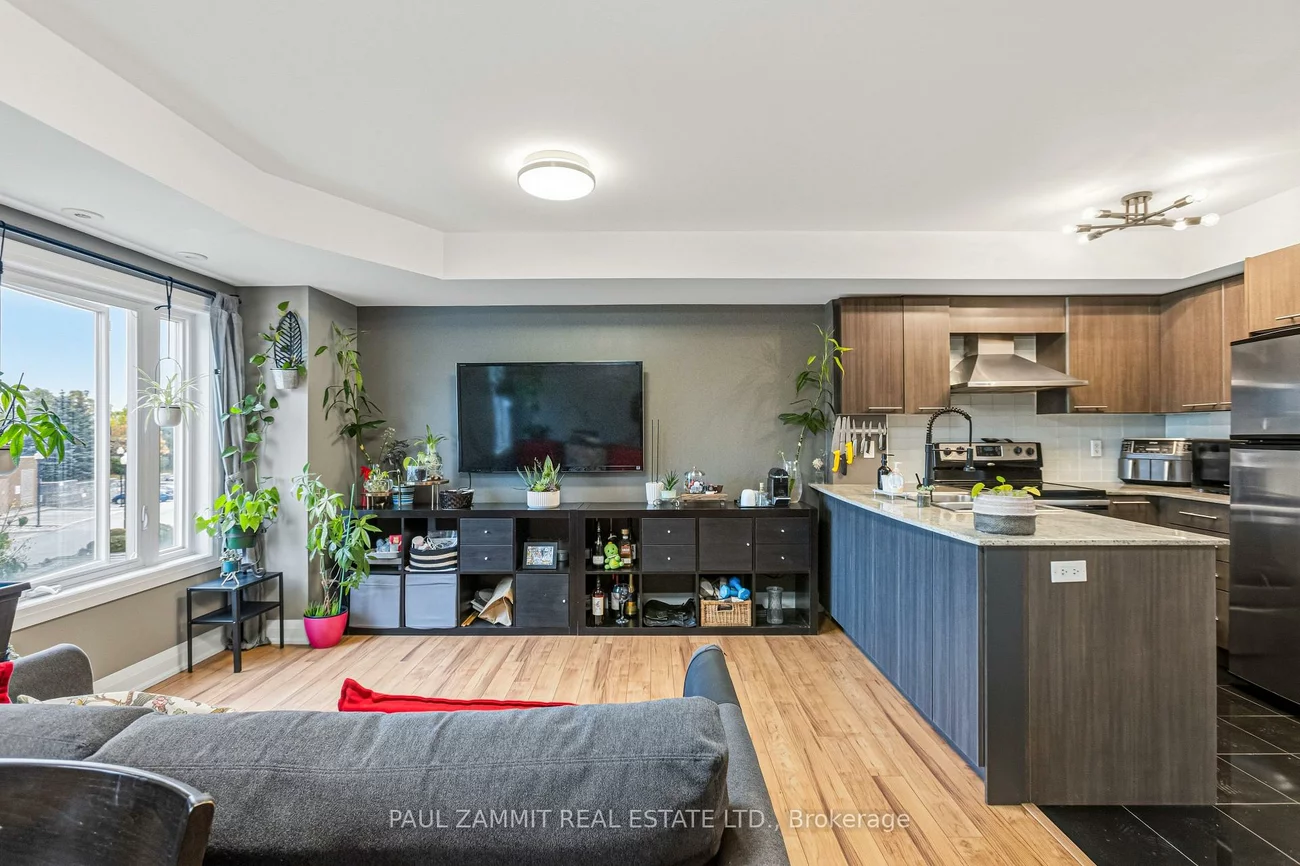 320, John, Aileen-Willowbrook, Markham