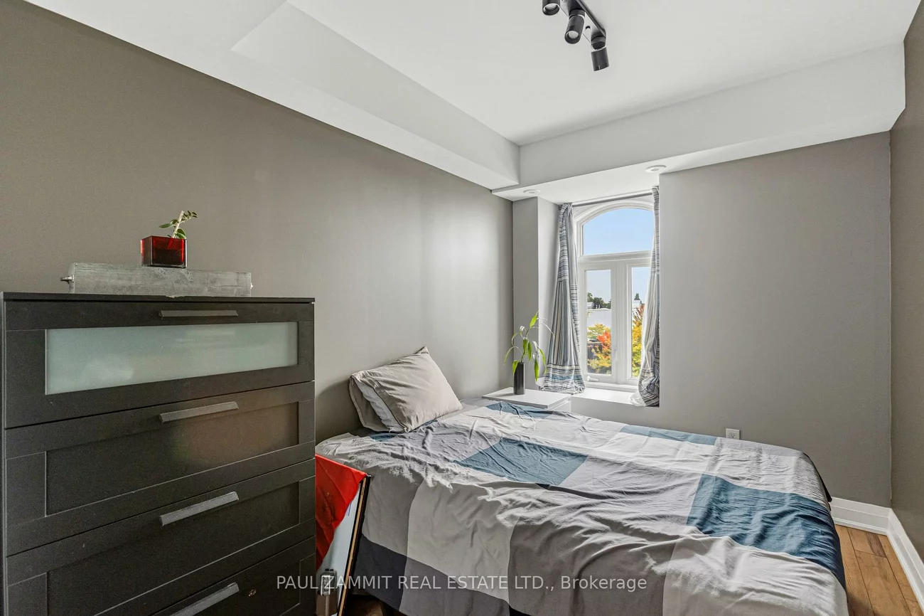320, John, Aileen-Willowbrook, Markham