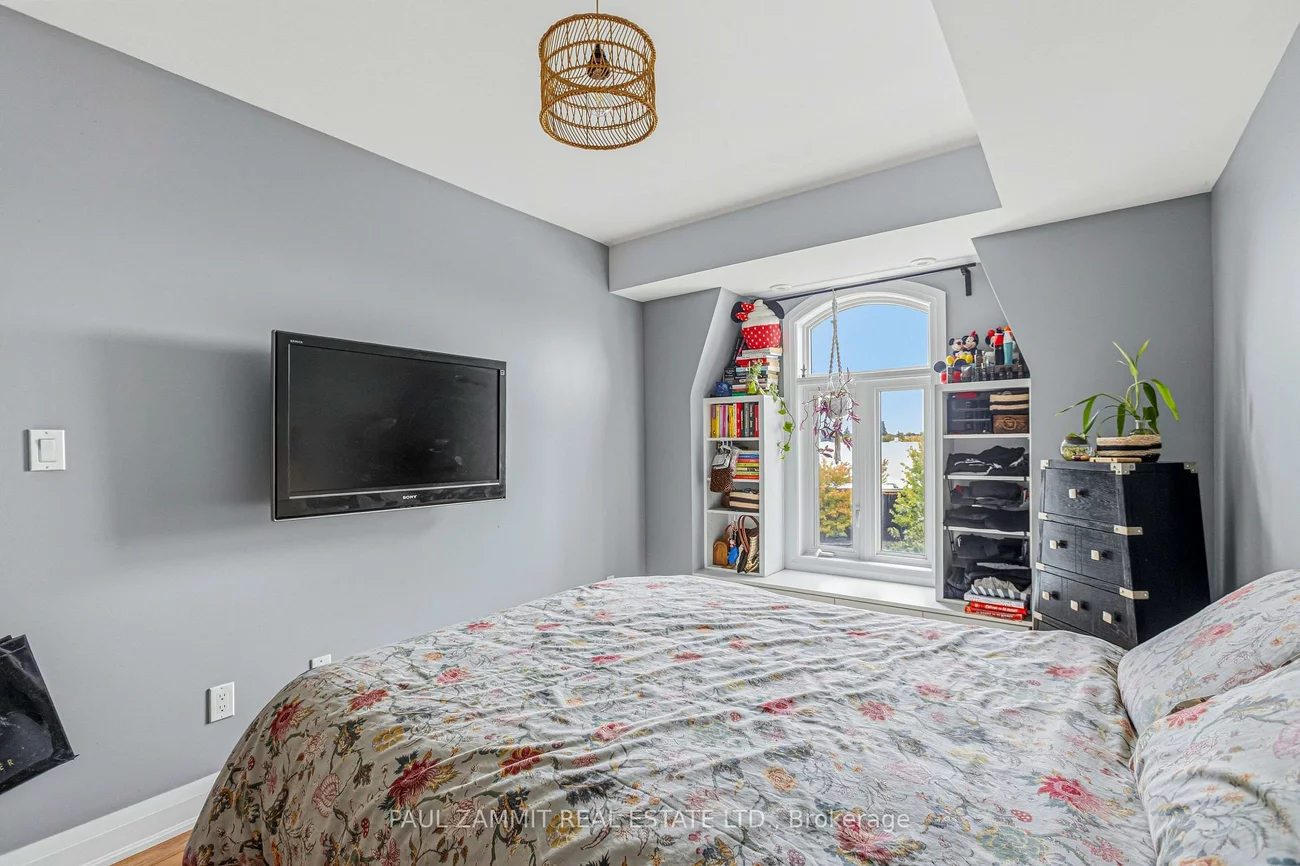 320, John, Aileen-Willowbrook, Markham