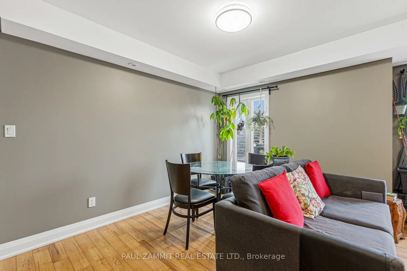 320, John, Aileen-Willowbrook, Markham