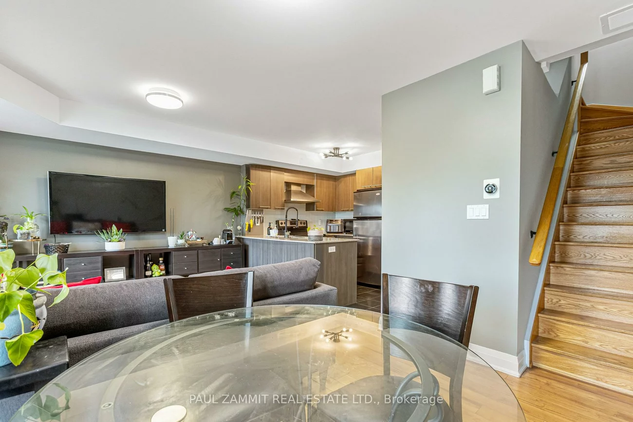 320, John, Aileen-Willowbrook, Markham