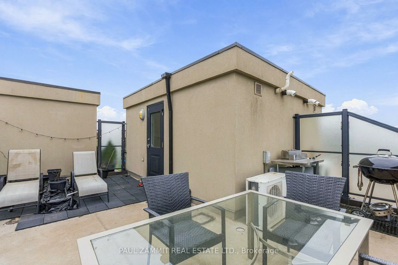 320, John, Aileen-Willowbrook, Markham