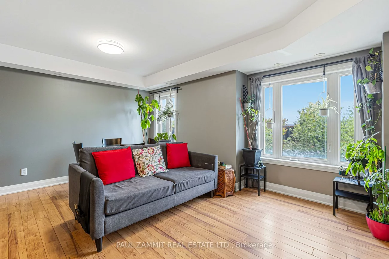 320, John, Aileen-Willowbrook, Markham