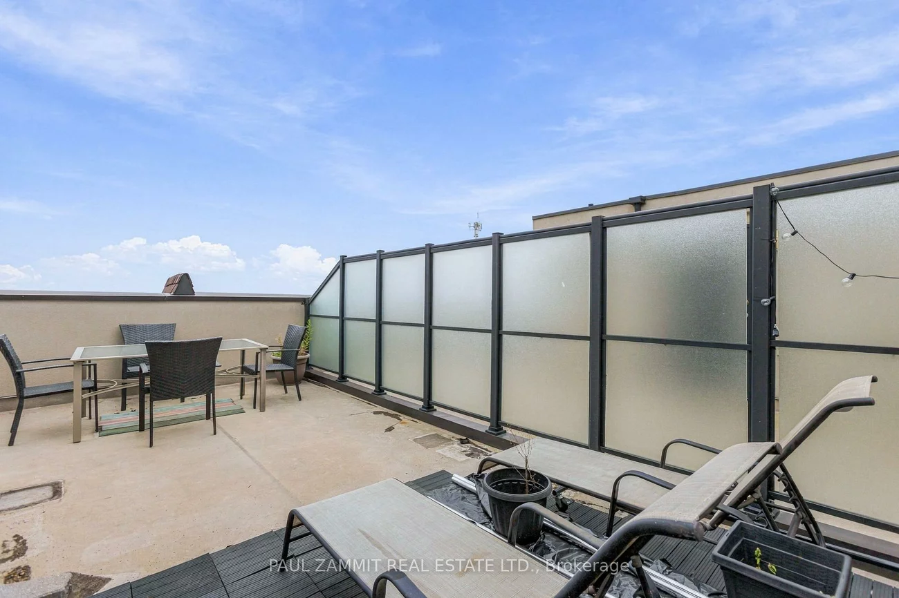 320, John, Aileen-Willowbrook, Markham
