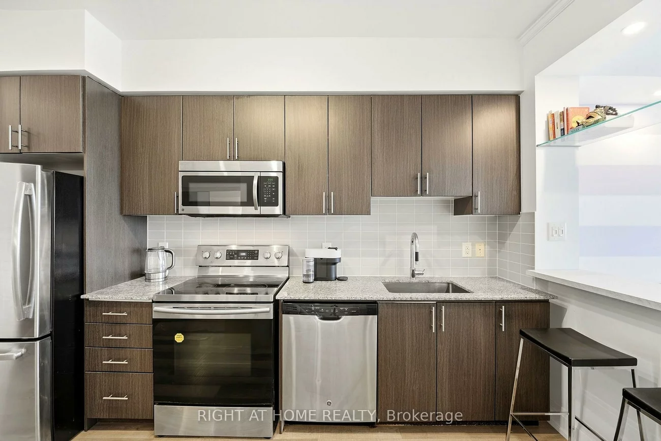 7171, Yonge, Grandview, Markham