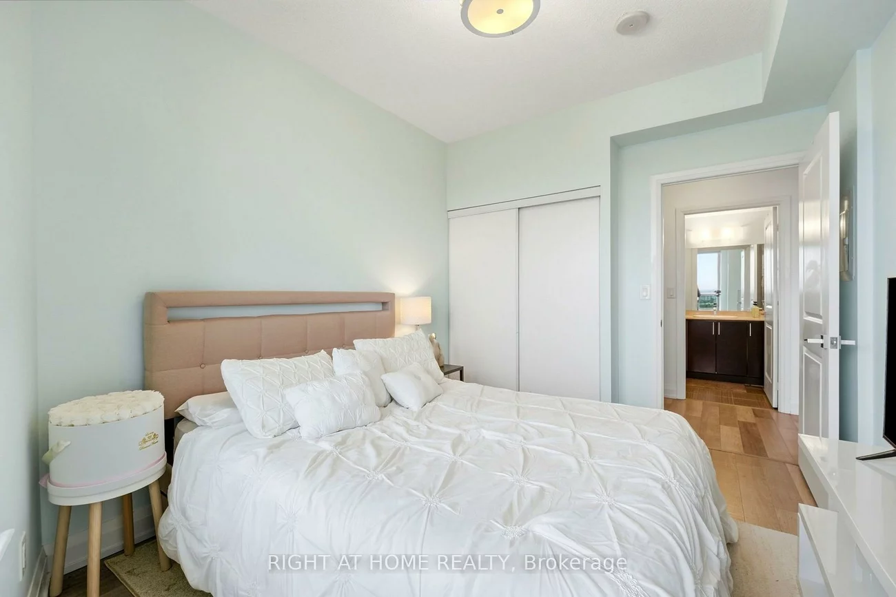7171, Yonge, Grandview, Markham