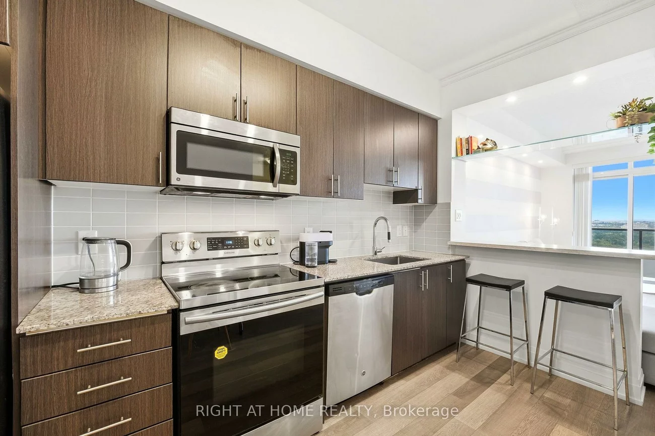 7171, Yonge, Grandview, Markham
