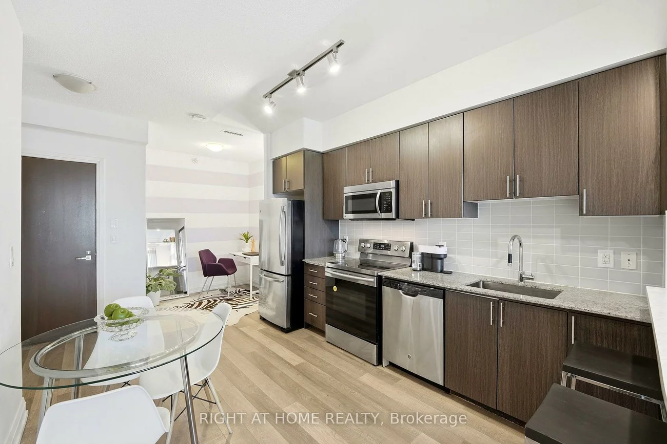 7171, Yonge, Grandview, Markham