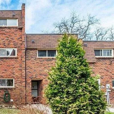 118, Wales, Old Markham Village, Markham
