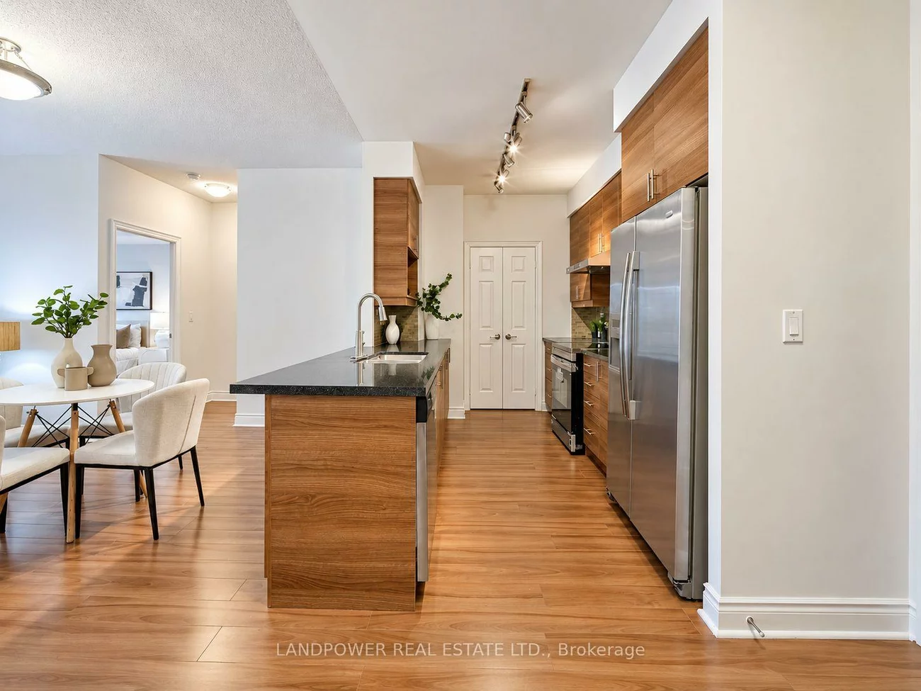 23, Cox, Unionville, Markham