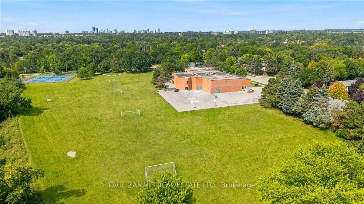42, Nicholson, Aileen-Willowbrook, Markham
