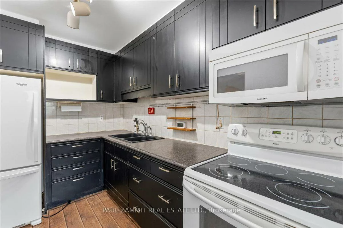 42, Nicholson, Aileen-Willowbrook, Markham