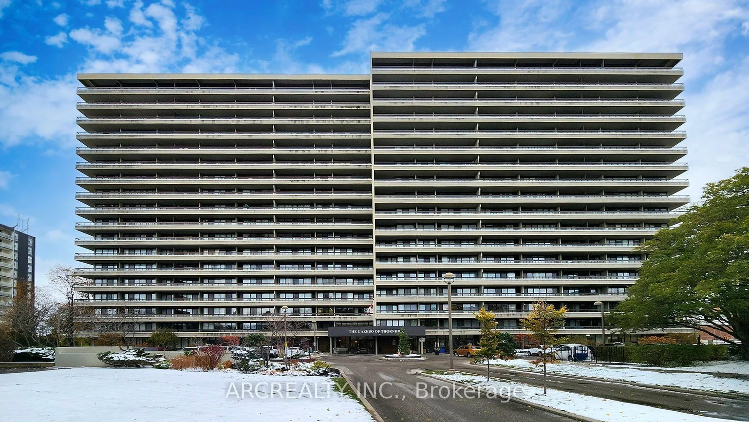8111, Yonge, Royal Orchard, Markham