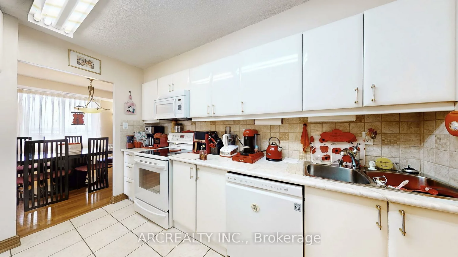 8111, Yonge, Royal Orchard, Markham
