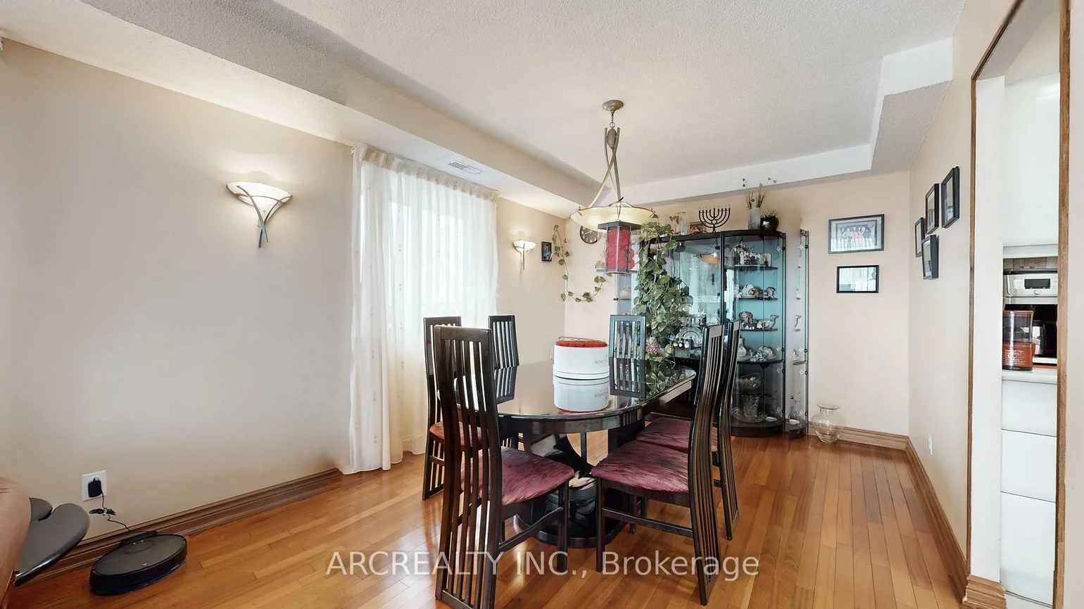 8111, Yonge, Royal Orchard, Markham