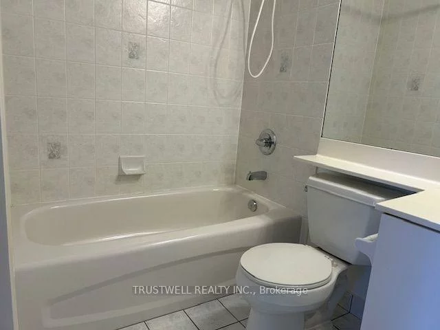 130, Pond, Commerce Valley, Markham