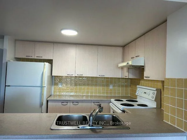 130, Pond, Commerce Valley, Markham