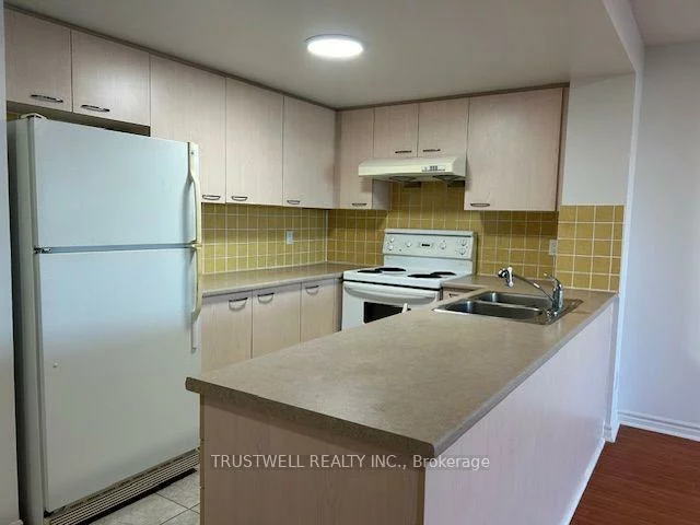 130, Pond, Commerce Valley, Markham