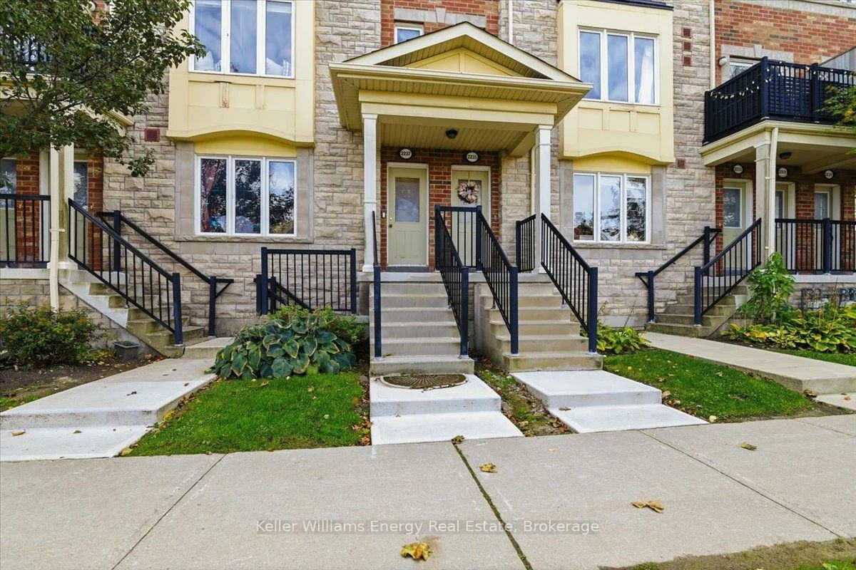 2237, Bur Oak, Greensborough, Markham