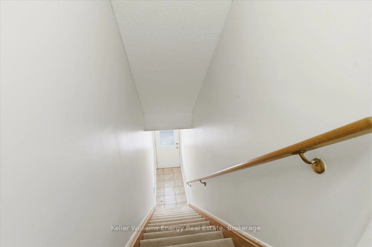 2237, Bur Oak, Greensborough, Markham