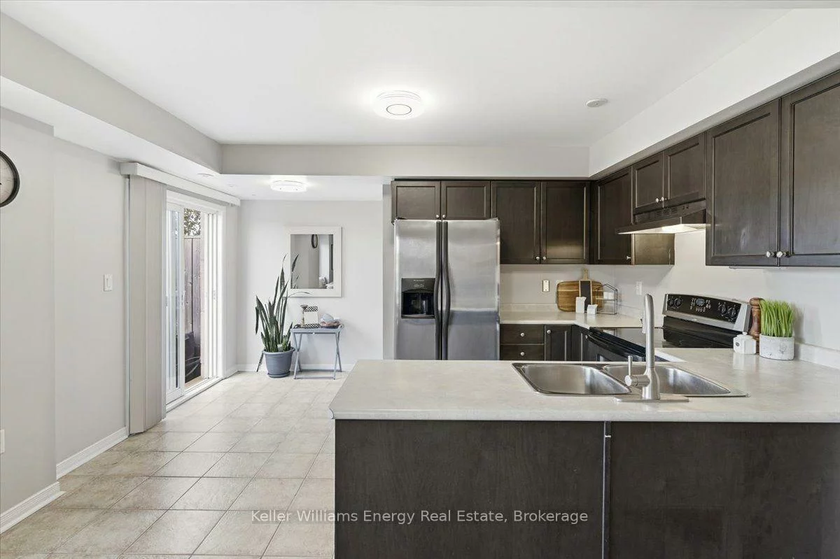 2237, Bur Oak, Greensborough, Markham