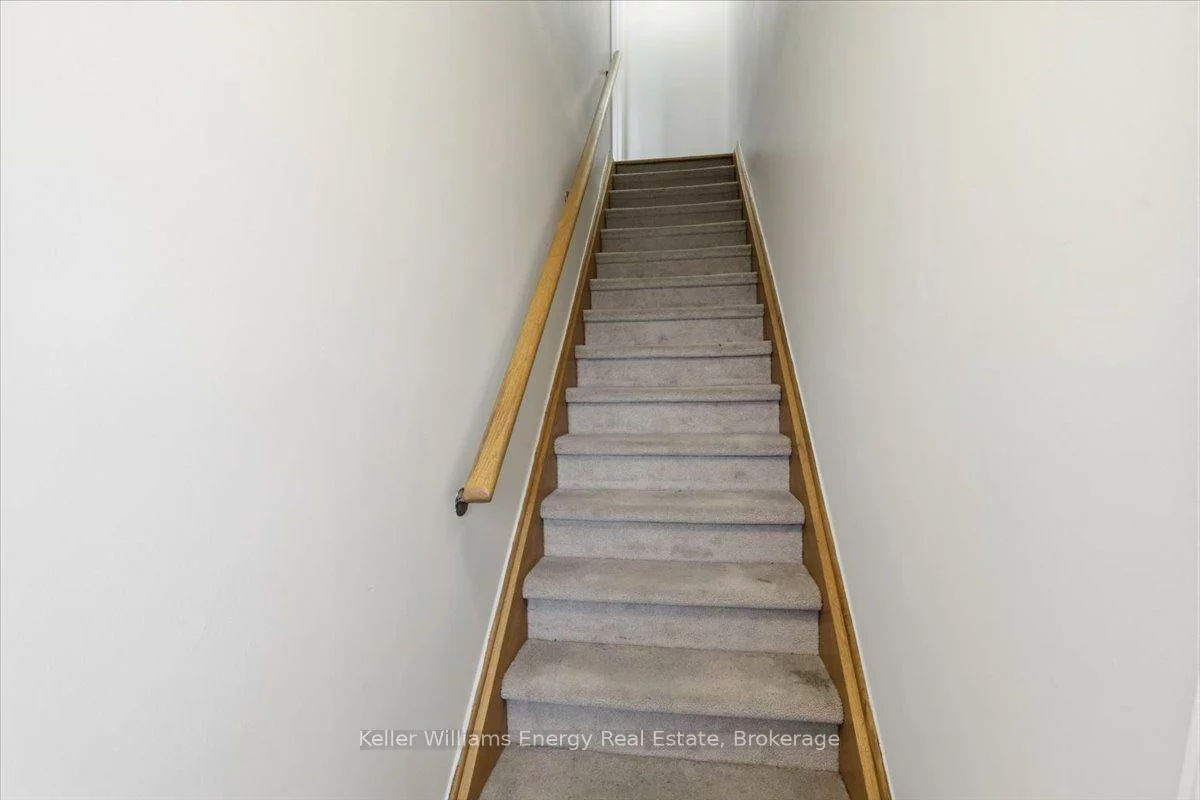 2237, Bur Oak, Greensborough, Markham