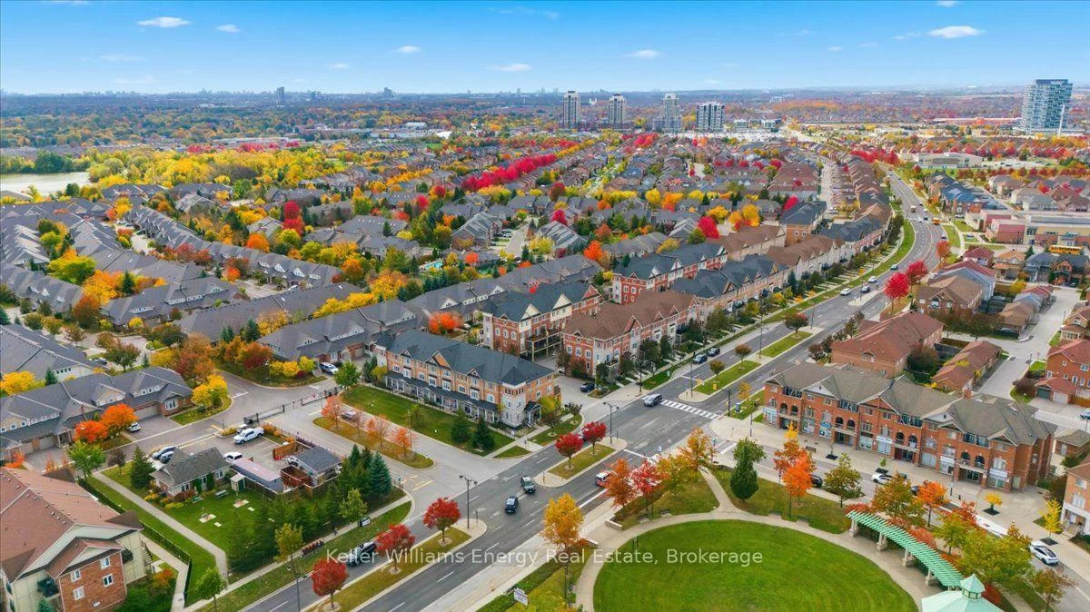 2237, Bur Oak, Greensborough, Markham