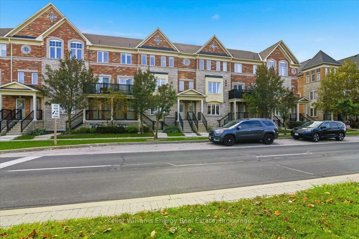 2237, Bur Oak, Greensborough, Markham