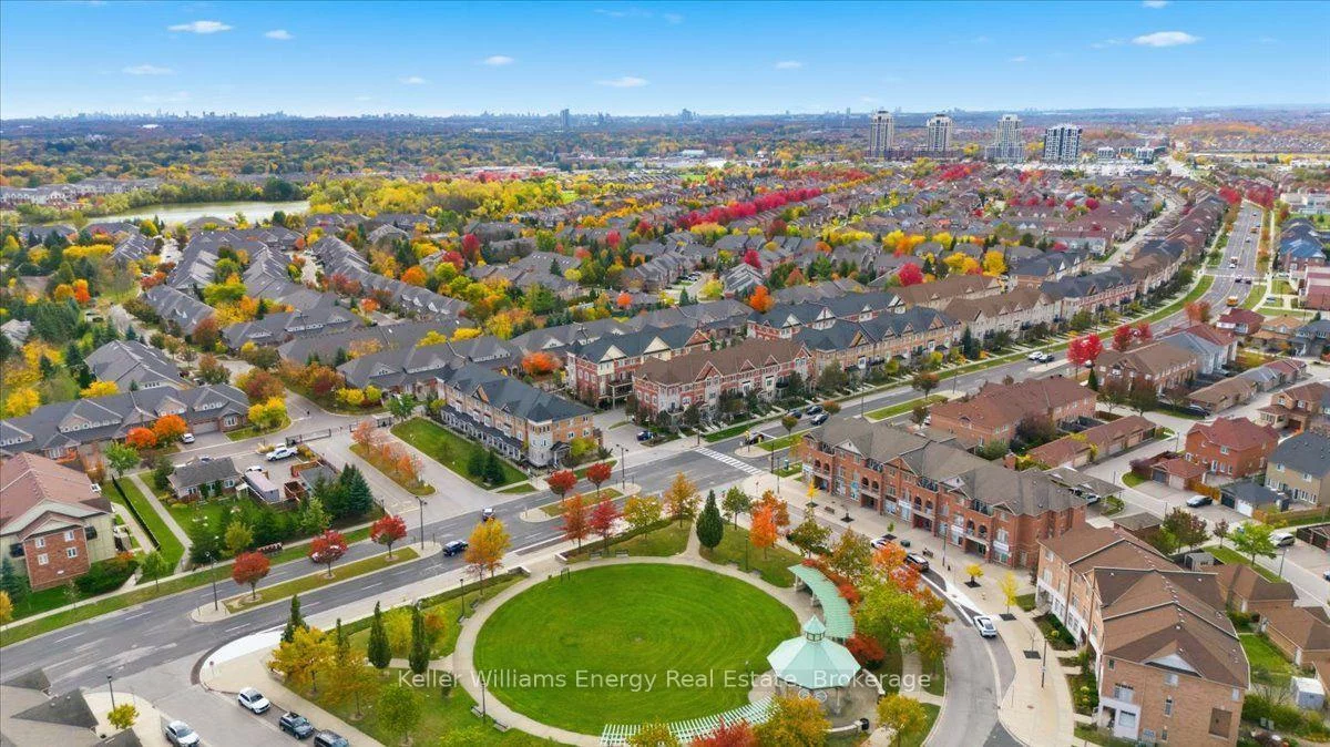 2237, Bur Oak, Greensborough, Markham