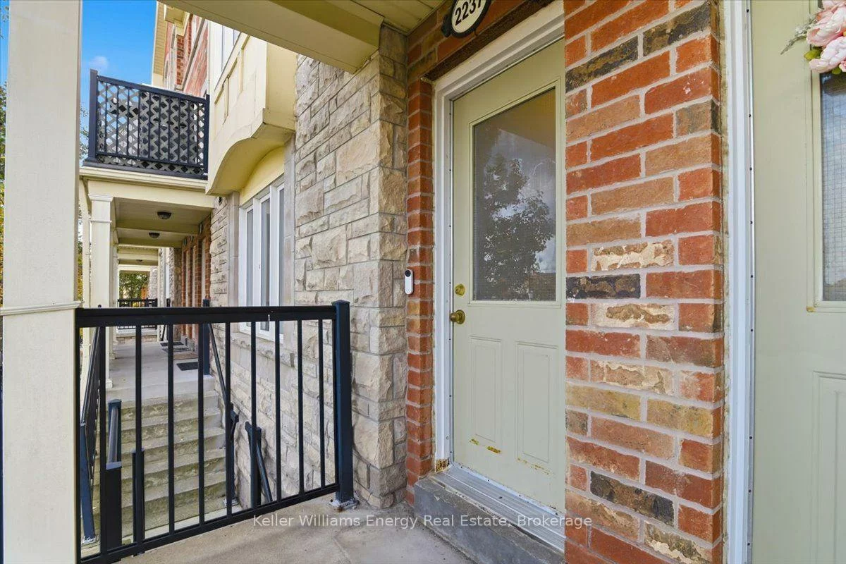 2237, Bur Oak, Greensborough, Markham