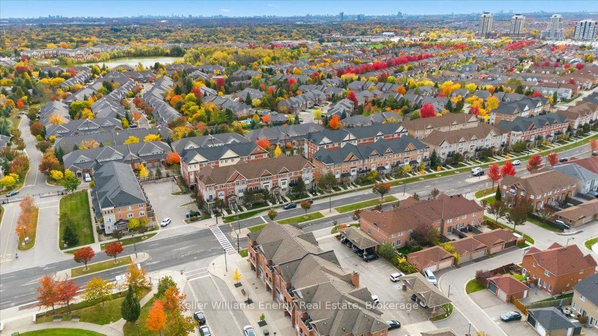 2237, Bur Oak, Greensborough, Markham