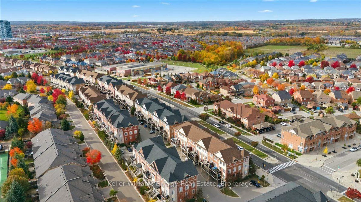 2237, Bur Oak, Greensborough, Markham