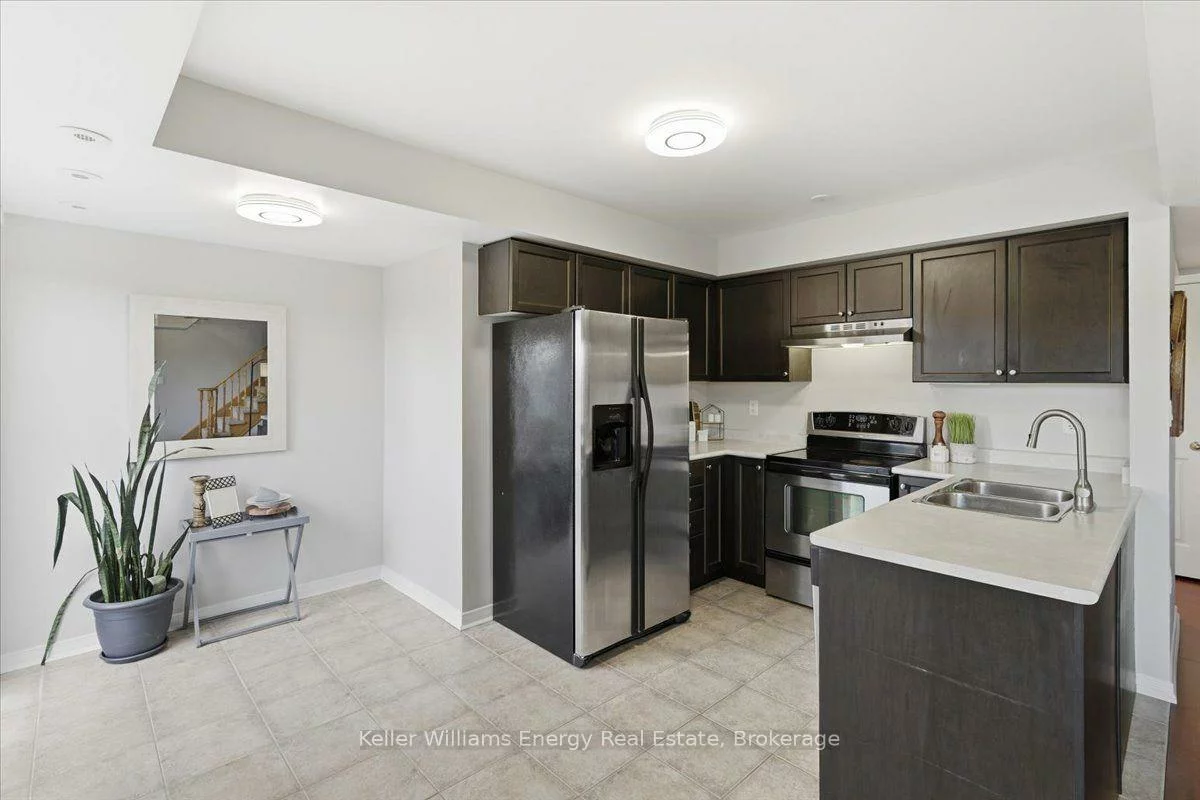 2237, Bur Oak, Greensborough, Markham