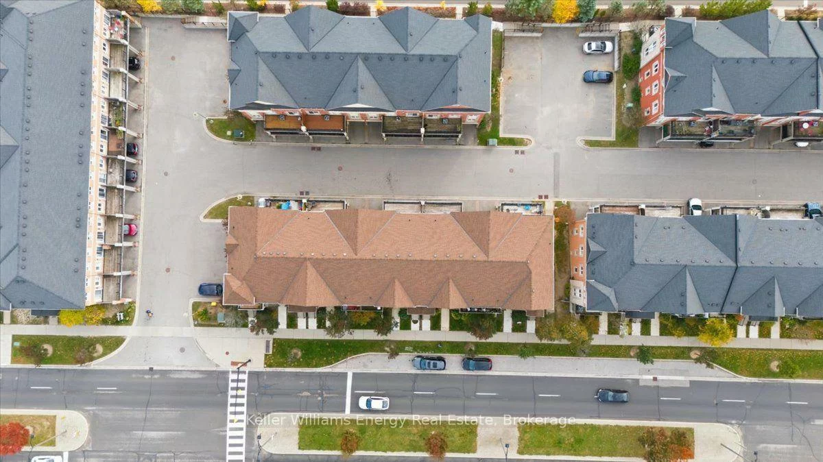 2237, Bur Oak, Greensborough, Markham