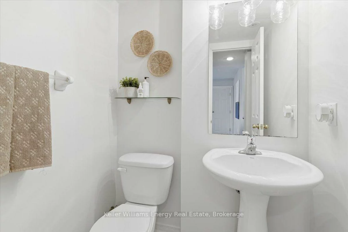 2237, Bur Oak, Greensborough, Markham