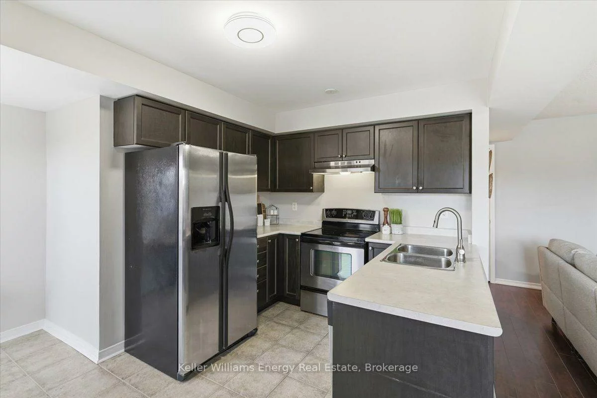 2237, Bur Oak, Greensborough, Markham